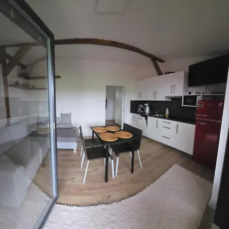 Daire Damireto Bešeňová