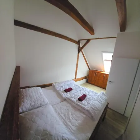 公寓 Damireto Bešeňová